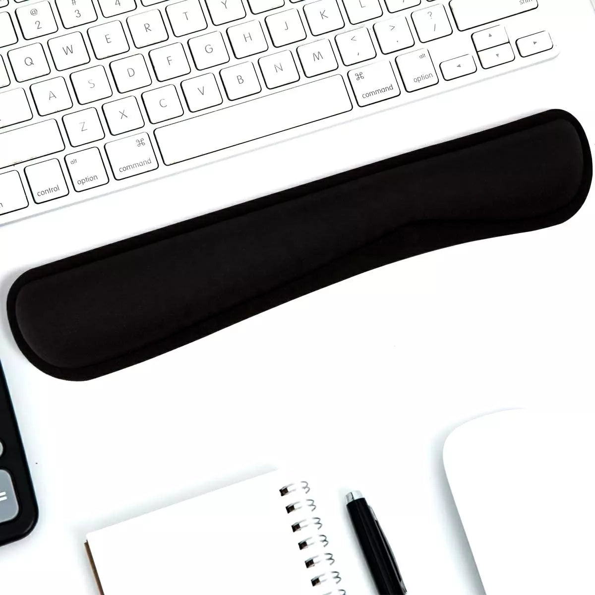 Ergonomicky tvarovaná gélová podložka pod klávesnicu