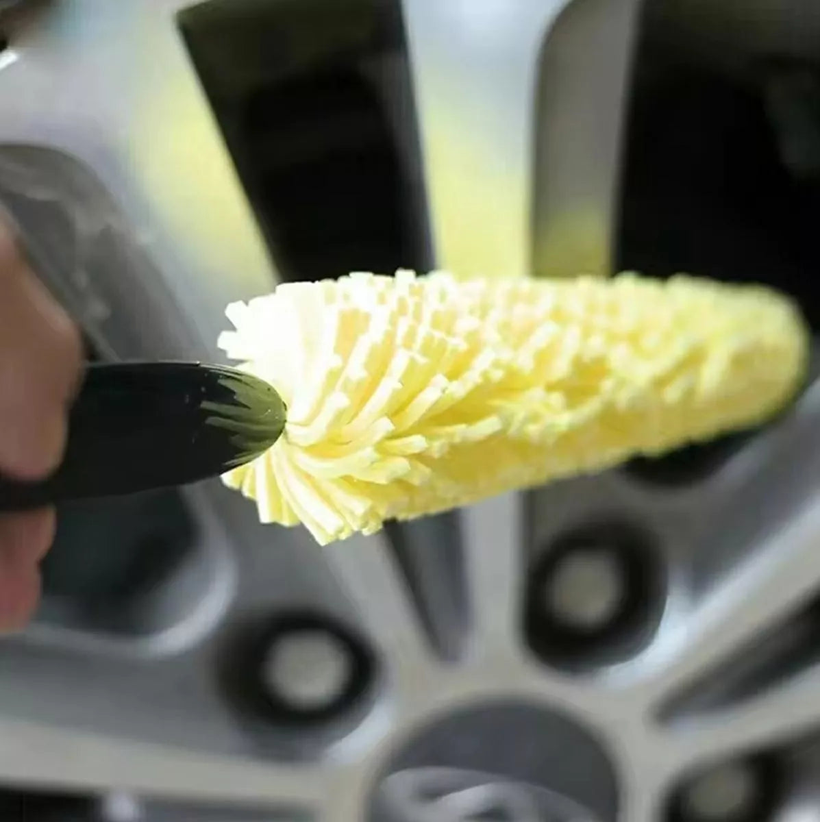 Čistiaca sada na čistenie diskov kolies automobilu