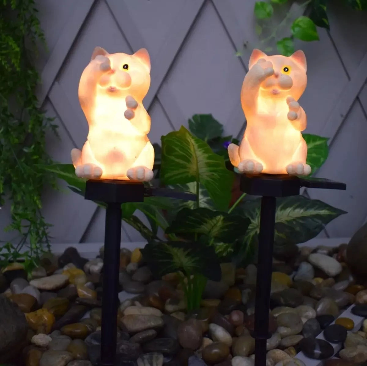 Solárna LED lampa „Mačka“