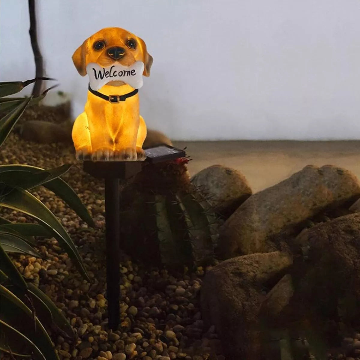 Solárna LED lampa "Pes s kosťou"