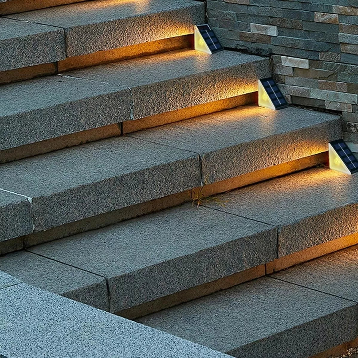Solárna lampa na schody