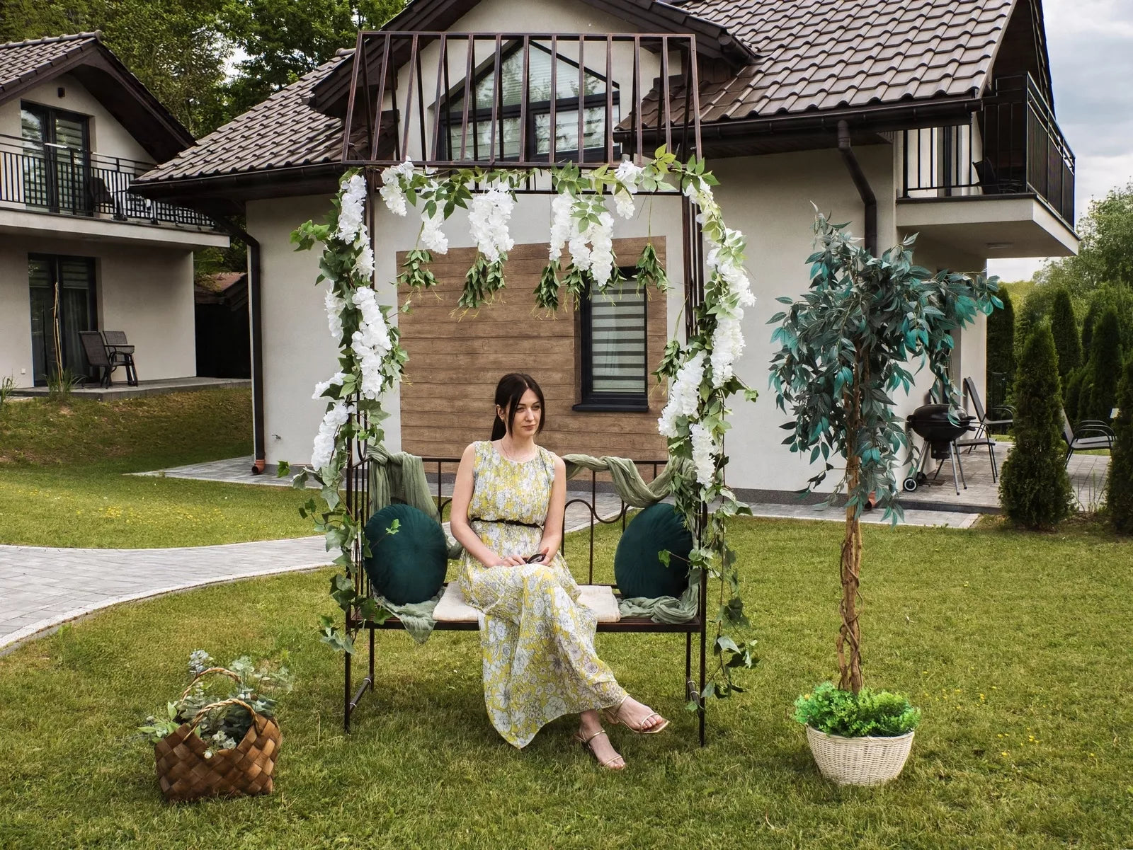 Záhradná pergola s lavičkou, antická hnedá farba, kovová